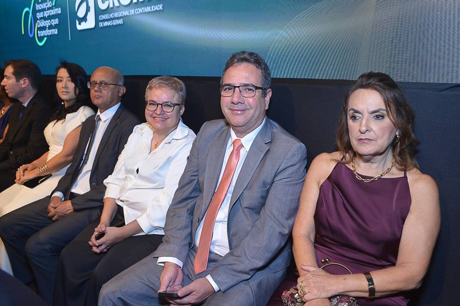 Solenidade de posse do CRC/MG, foto oficial no palco